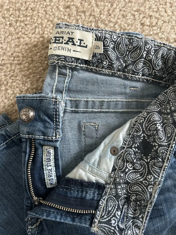 Ariat Mid-Rise Straight Leg Jeans - Image 3