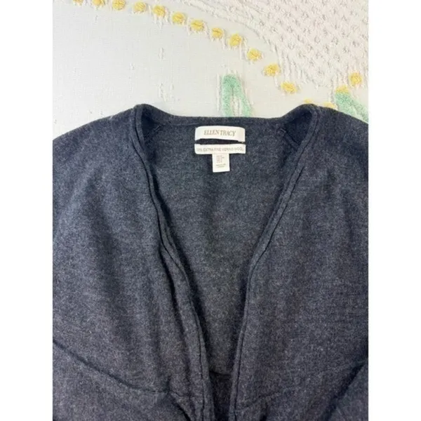 Ellen‎ Tracy Extra Fine Merino Wool Buckle Front Cardigan Gray Small - Image 5