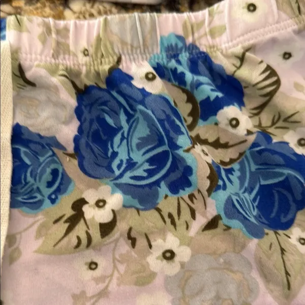 Poof! Blue and White Floral Short Set - Image 4