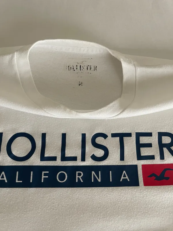 Hollister Graphic Tee - Pre-owned Casual T-Shirt - Image 6
