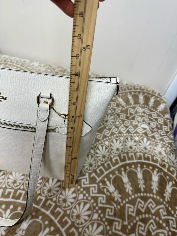 Coach Gallery Cream Leather Tote with Front Zip and Gold Hardware with Dustbag - Image 8