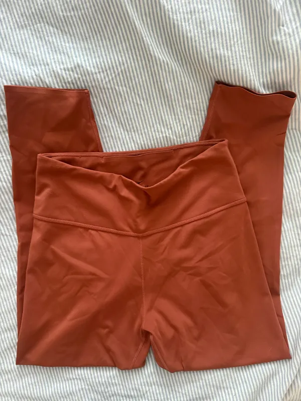 Nike Women’s Dri-Fit 3/4 Leggings Crop - Image 2