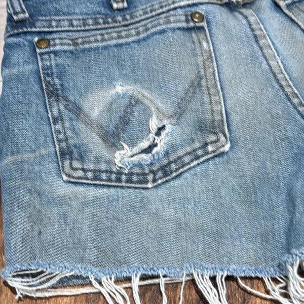Vintage style wrangler‎ cut off denim shorts light wash - Image 9