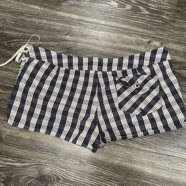 Patagonia Plaid Shorts With Tie up Side - Image 5