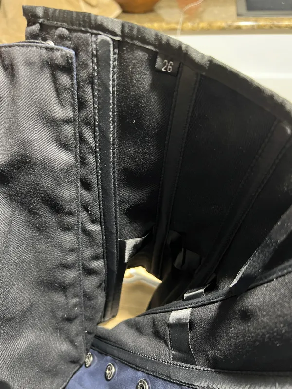 NWOT Corset Size 26 - Image 6