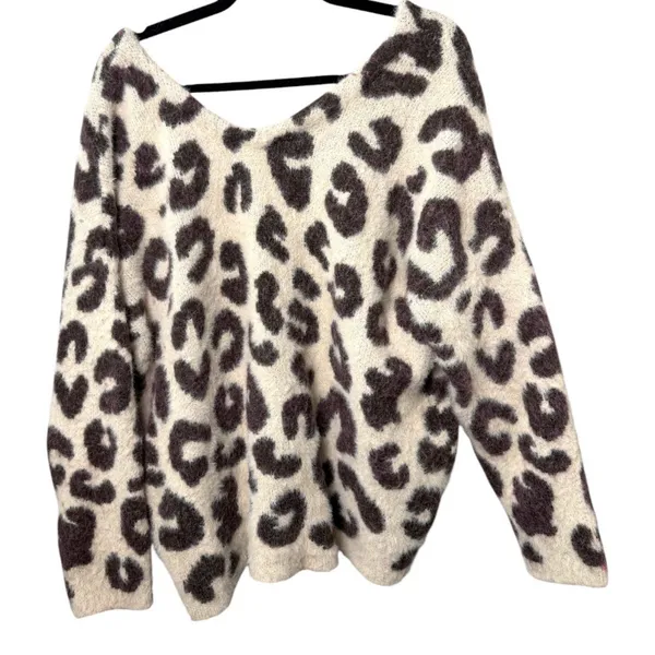 POL Cream Fuzzy Animal Print V Neck Sweater Size Medium - Image 3