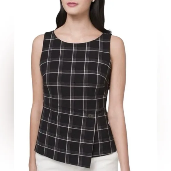 White House Black Market sleeveless black and white plaid asymmetrical hem top - Image 7