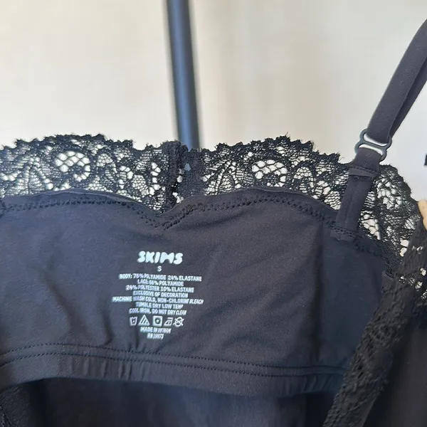 SKIMS Fits Everybody Lace Cami S NWT black onyx - Image 4