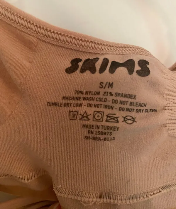 SKIMS Rose Seamless Sculpt Bralette - Image 4