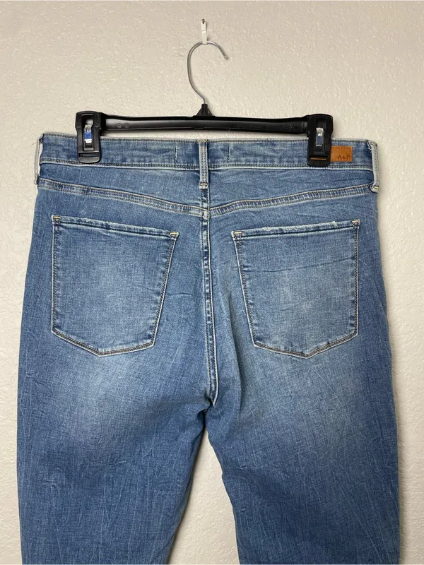 Abercrombie & Fitch High-Rise Super Skinny Ankle Jeans in Blue Wash Size 12L - Image 10