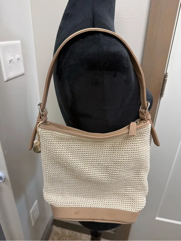 The Sak Cream Tan Crochet Shoulder Bag Top Zip Bucket Style Neutral Purse - Image 4