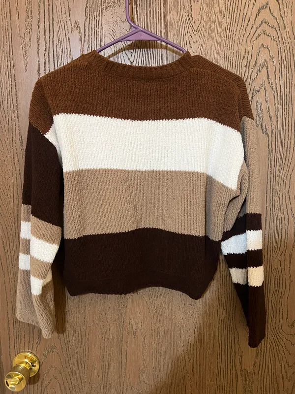 Boutique Cropped Sweater - Image 3