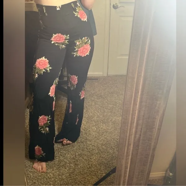 Reformation Two Piece Set Black & Pink Rose Print‎ Button Down & Flare Pants - Image 10