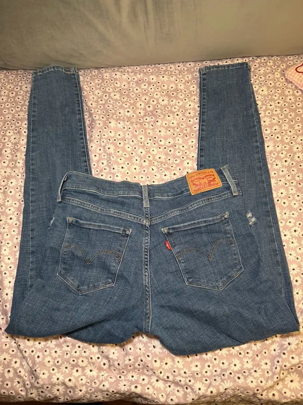 Levi’s 311 Shaping Skinny Jeans Women’s Size 28 Blue Distressed Stretch Denim - Image 2