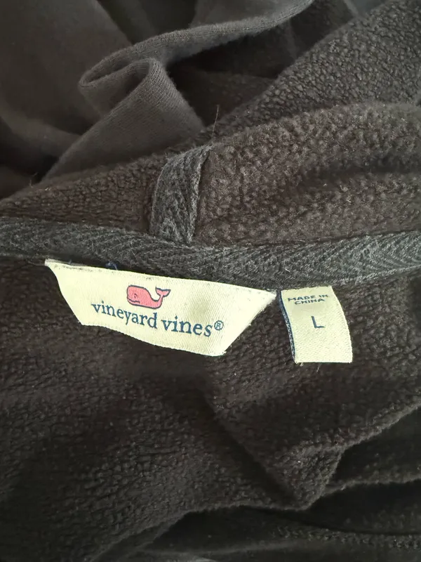 Vineyard Vines Hoodie - Image 4