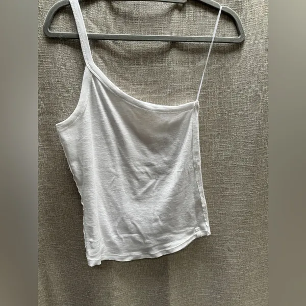 Free people one shoulder tank in white size medium NWOT never worn! - Image 5