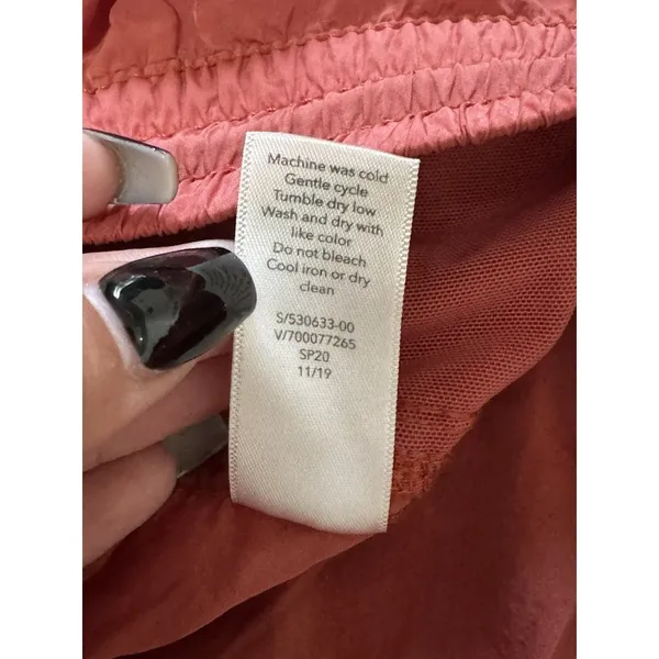 Athleta Expedition Etruscan Red Hiking Athletic Shorts‎ Size 8 Preppy Athleisure - Image 8