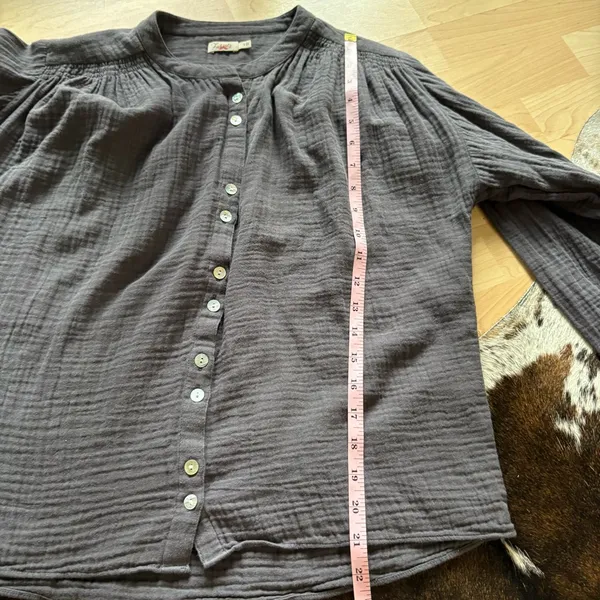 FAHERTY Everleigh Organic‎ Cot-ton Gauze Button Front Blouse Gray Size Small - Image 9