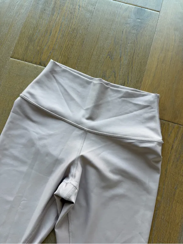 Alo Yoga - High-waist airlift legging - Size Small - Image 2