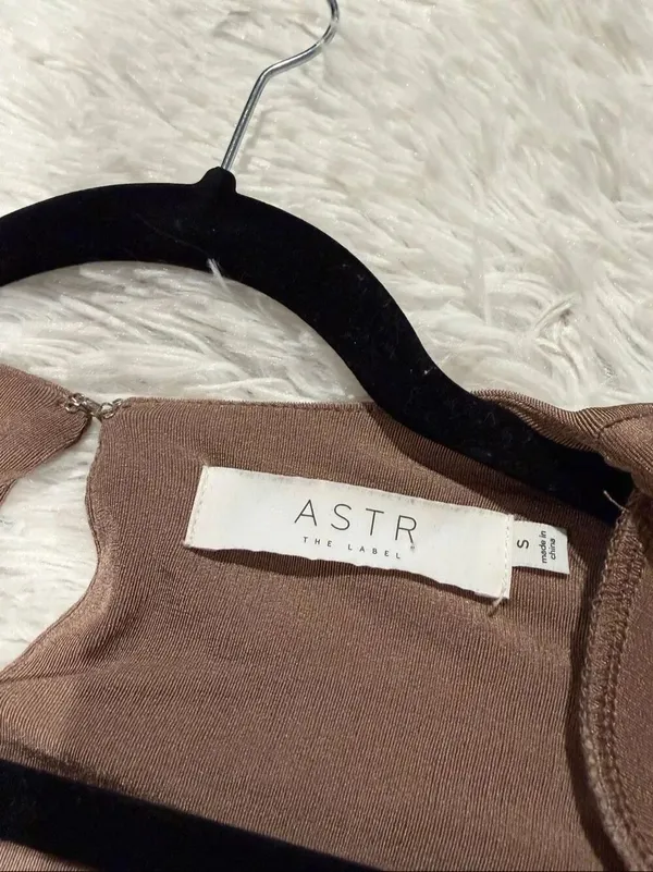 NEW ASTR Myla Dress in Nude Tan Small - Image 8