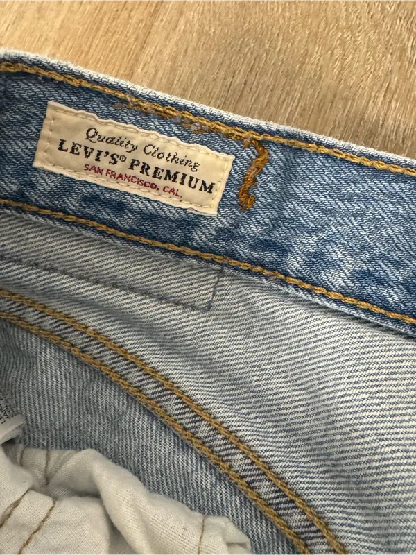 Levi’s Light Blue Distressed Straight-Leg Jeans - Image 4