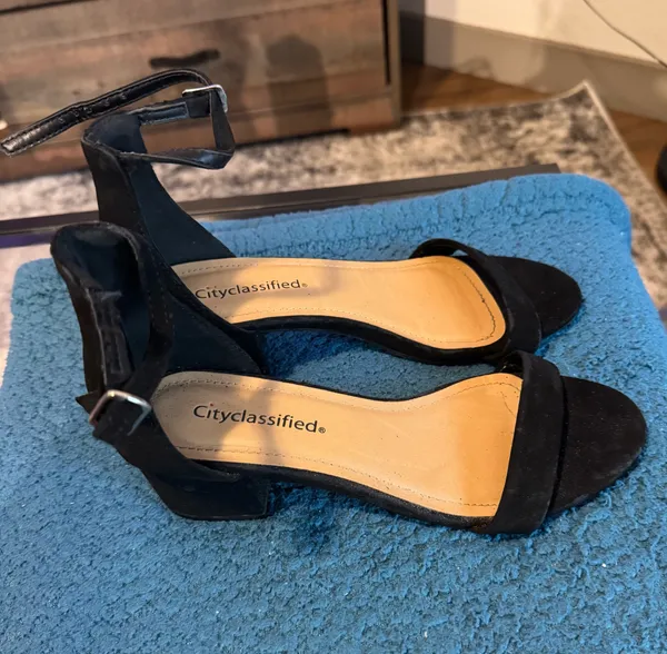 City Classified heels Black Size 7.5 - Image 2