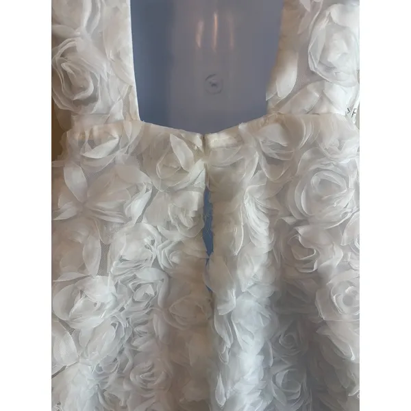 NWT Lulus Rosette‎ Mini Dress XS White 3D Floral Halter Romantic Stuck Zipper - Image 3