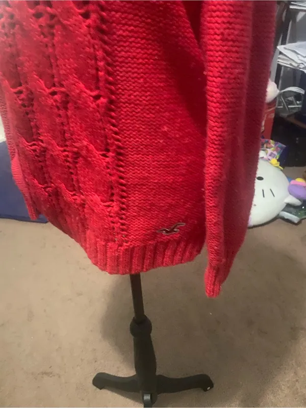 Hollister Red Knit sweater - Image 10