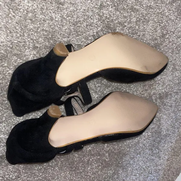 Shein faux suede kitten heels black size 7 - Image 6
