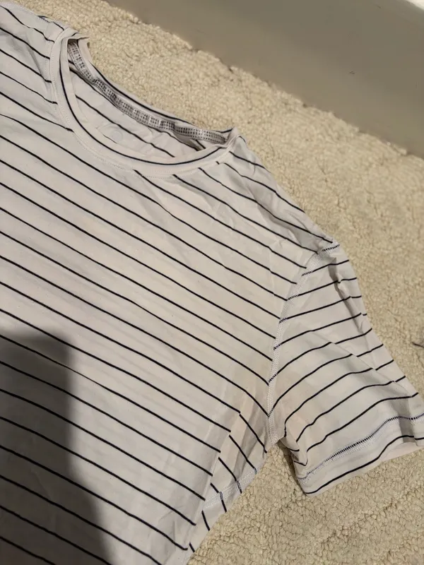 Lululemon Men’s White Black Striped Short Sleeve Shirt - Image 4
