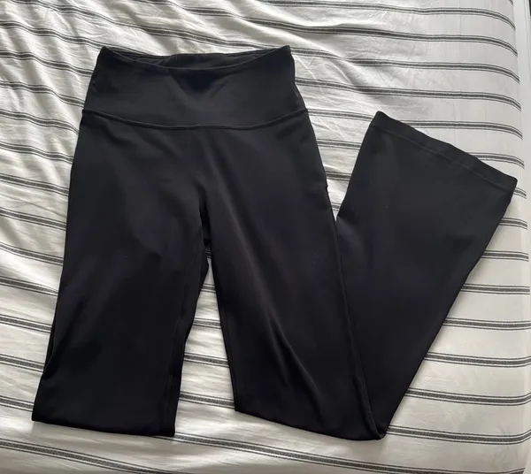 Align™ High-Rise Mini-Flare Pant Regular - Image 4