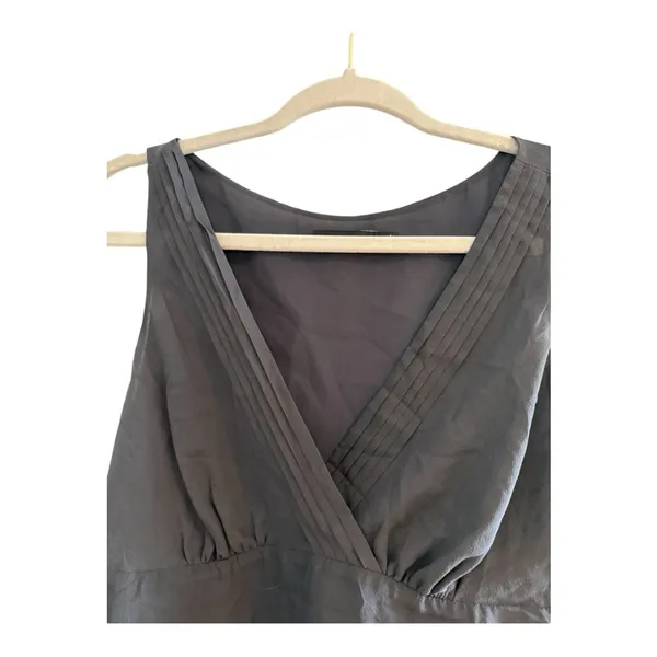 The Limited 100% Silk Gray Babydoll V Neck Tank Top Blouse Size Small - Image 2
