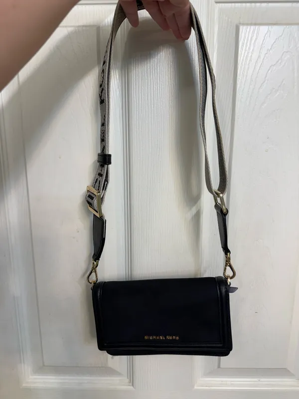 Michael Kors purse - Image 5