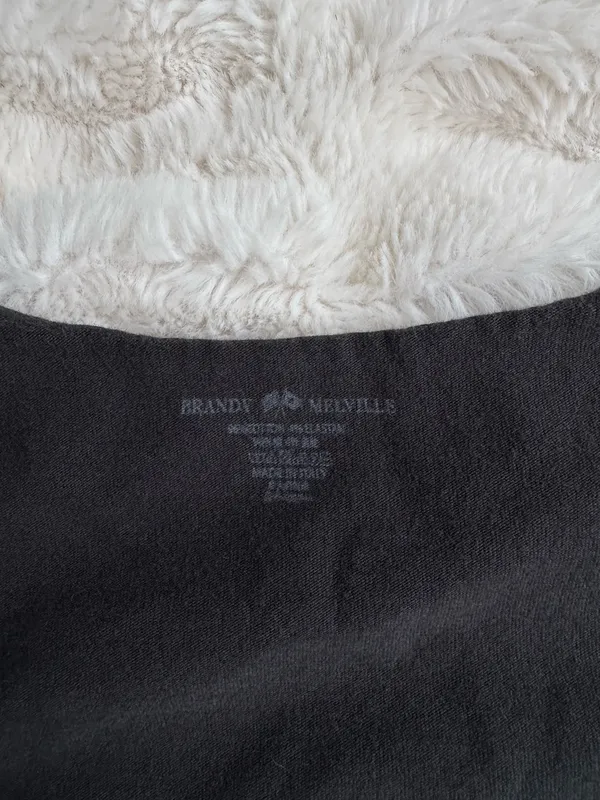 Brandy Melville Gina Top Long Sleeve Black - Image 3