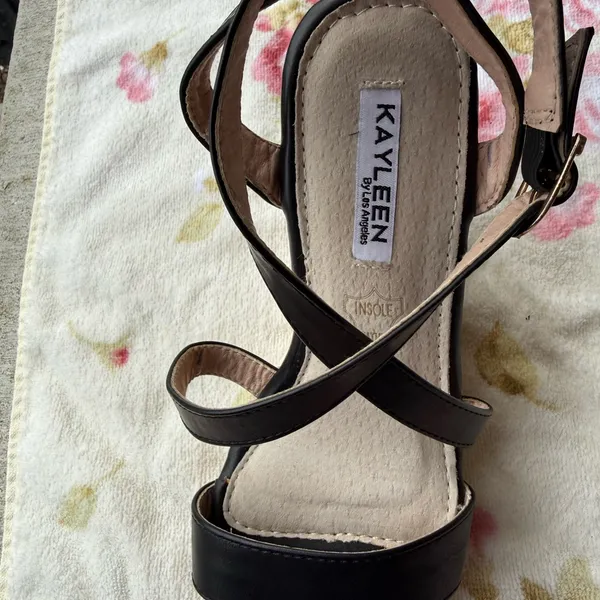 ✨3/$30✨KAYLEEN Black Cork Wedge Sandals, Black Straps Size 6 - Image 4