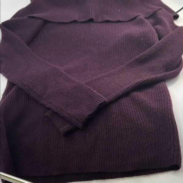 Bloomingdale's Off-the-Shoulder Plum Sweater cashmere - Image 9