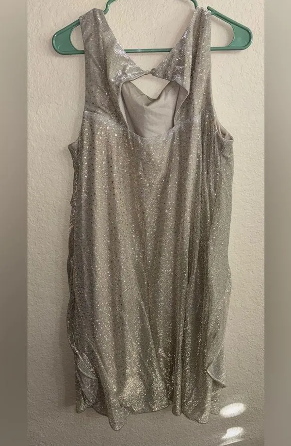 SLNY Elegant Gold Sleeveless Dress - Image 4