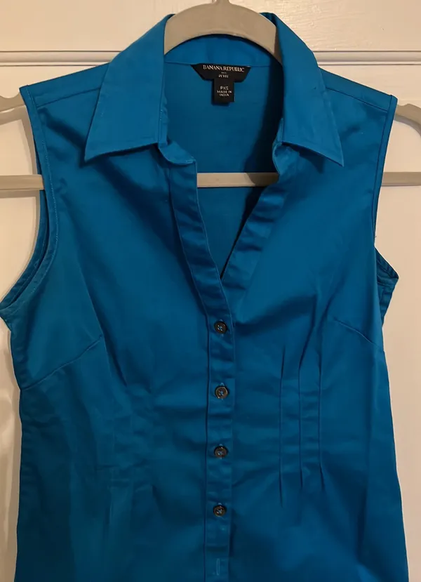 Banana Republic XSP Sleeveless Button Down - Image 2