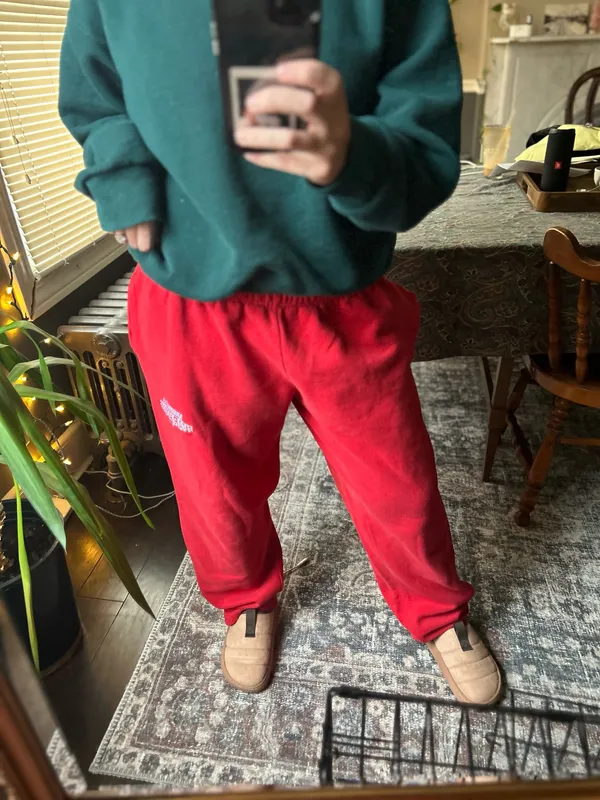 Gildan red sweatpants - Image 2