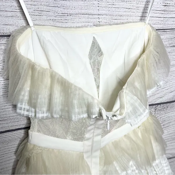 BCBGMAXAZRIA Owen Feather-Trim Ruffled Strapless Dress Size Small Cream White - Image 16