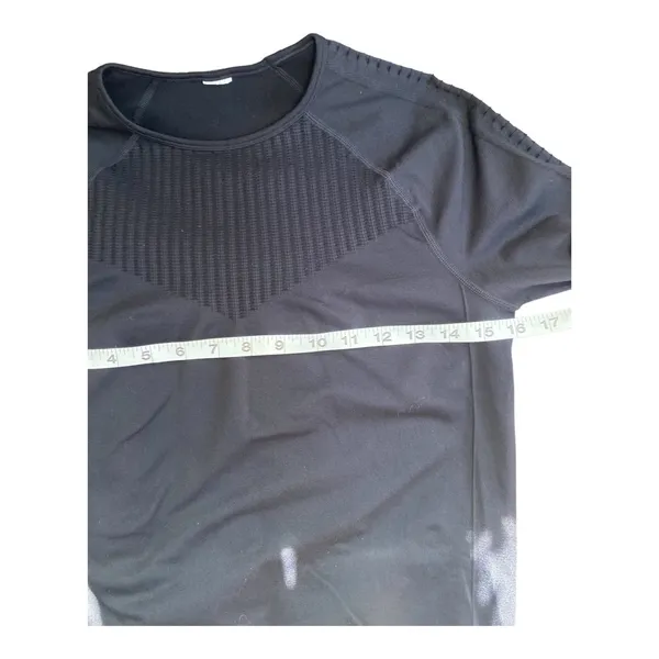Fabletics Sync long-sleeve black perforated stretchy seamless top Size Medium M - Image 9
