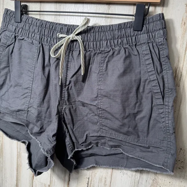 Vuori Ripstop Dark Gray Charcoal Organic Cotton‎ Shorts Raw Hem Womens M - Image 2