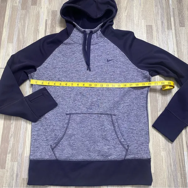 Nike Women's Deep Purple Therma-Fit Hoodie with Front Pouch Size Large - Image 6