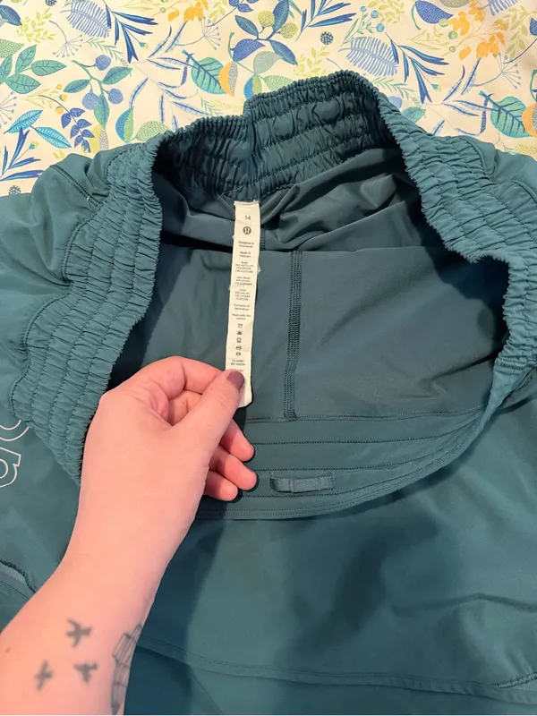 Special edition lululemon skort size 14 - Image 3