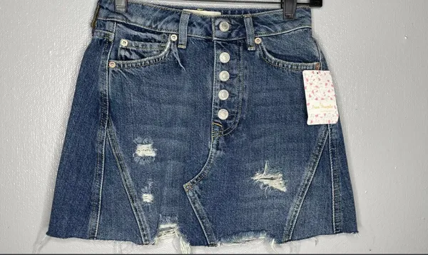 Free People Size 26 Womens Distressed Mini Denim Skirt Color: Harvey BNWTS - Image 3
