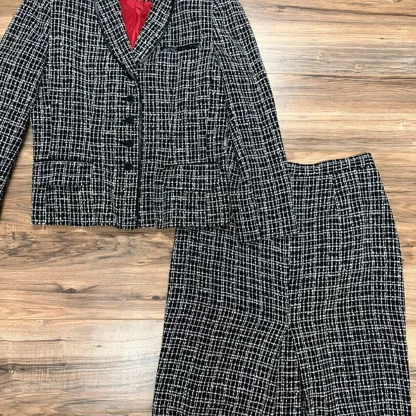 Sag Harbor size 12‎ blazer & skirt - Image 3