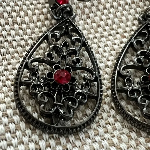 Victorian Style Goth Drop Earrings – For When You’re Haunting in Style - Image 2