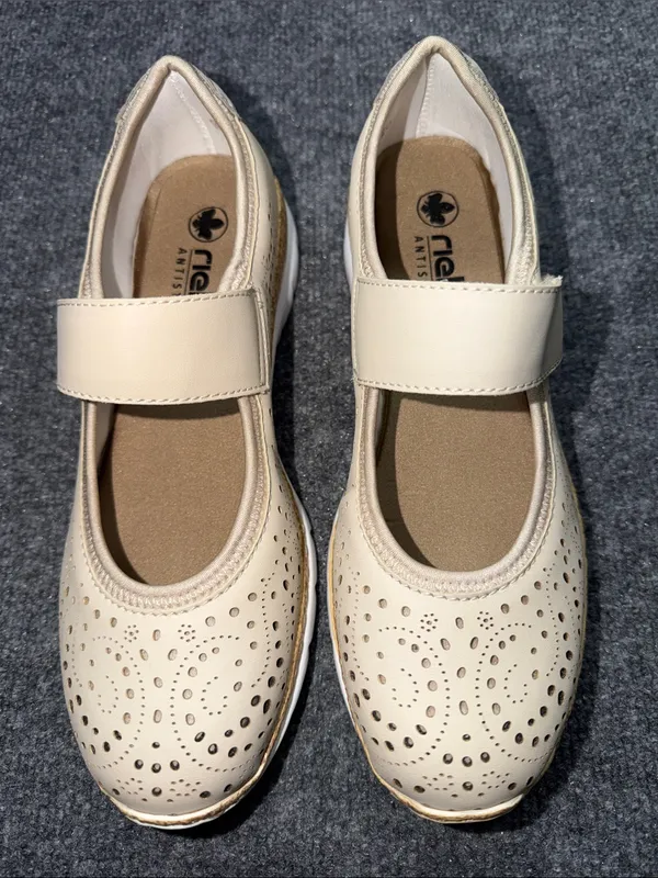Rieker Nikita 99 Mary Jane Sneakers in the Perle/Cement colorway - Image 3