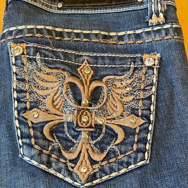 L.A. idol Women's Denim Jeans with Embroidered Pocket - Image 4