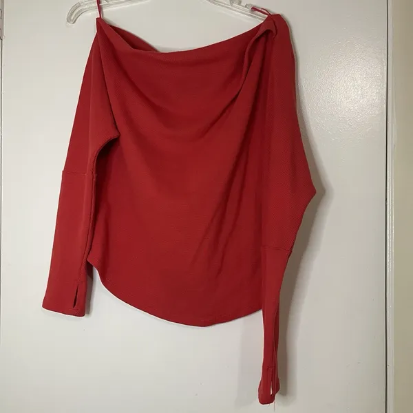 Free People red off shoulder long sleeve waffle knit thermal top size medium - Image 3